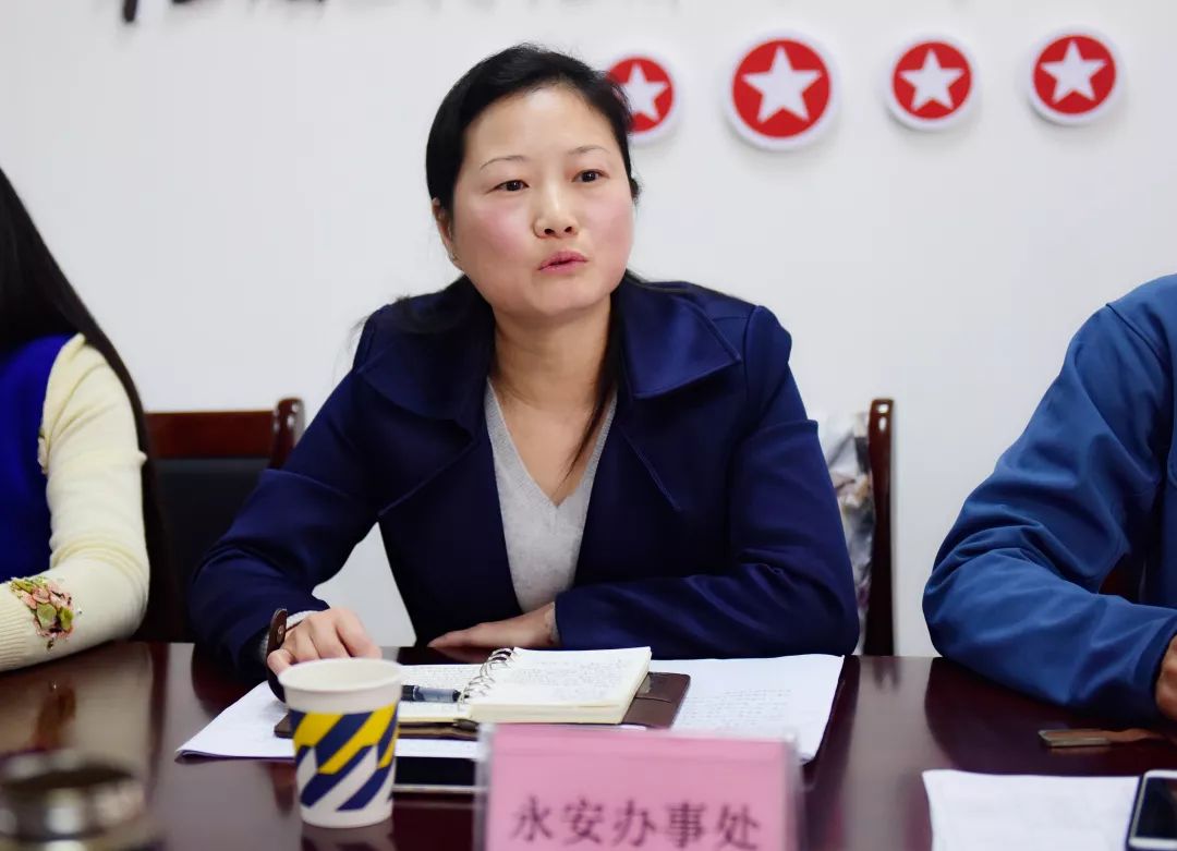 咸安区检察院党组书记,检察长蒋志强作为联系领导之一,对社区整体创建