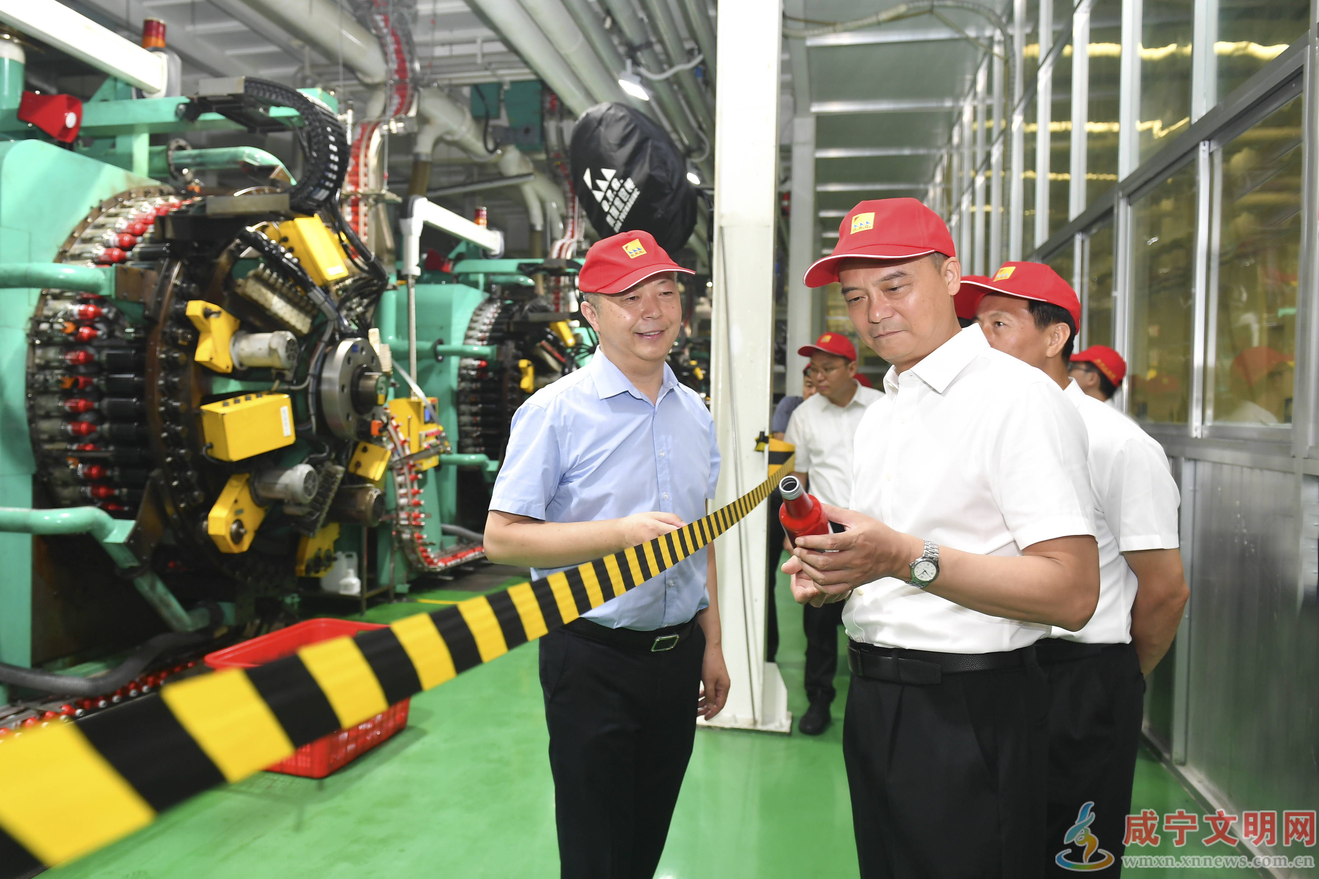 周锋到咸宁高新区、咸安区调研时强调 坚定不移大抓项目抓大项目 确保顺利实现“双过半硬过半”
