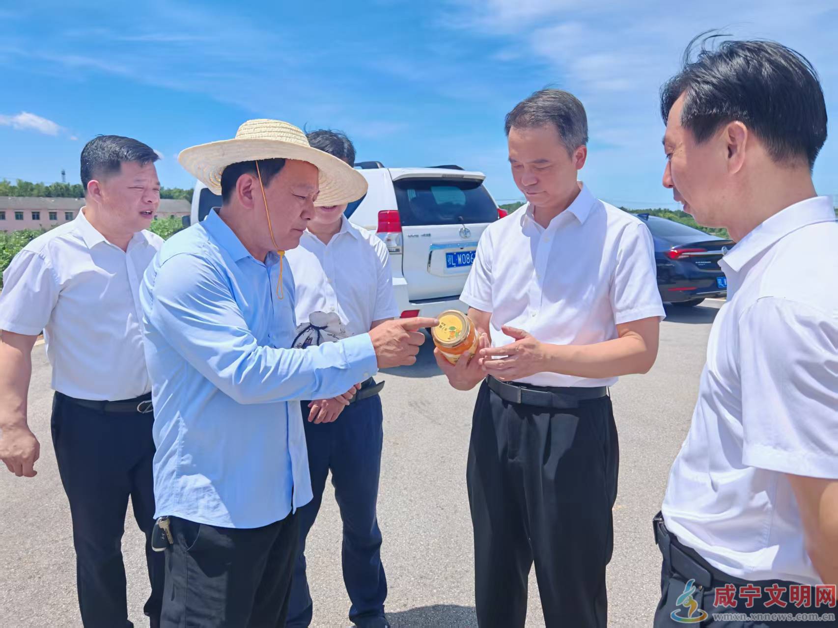 周锋到嘉鱼县调研时强调：因地制宜发展特色产业 深入推进乡村全面振兴
