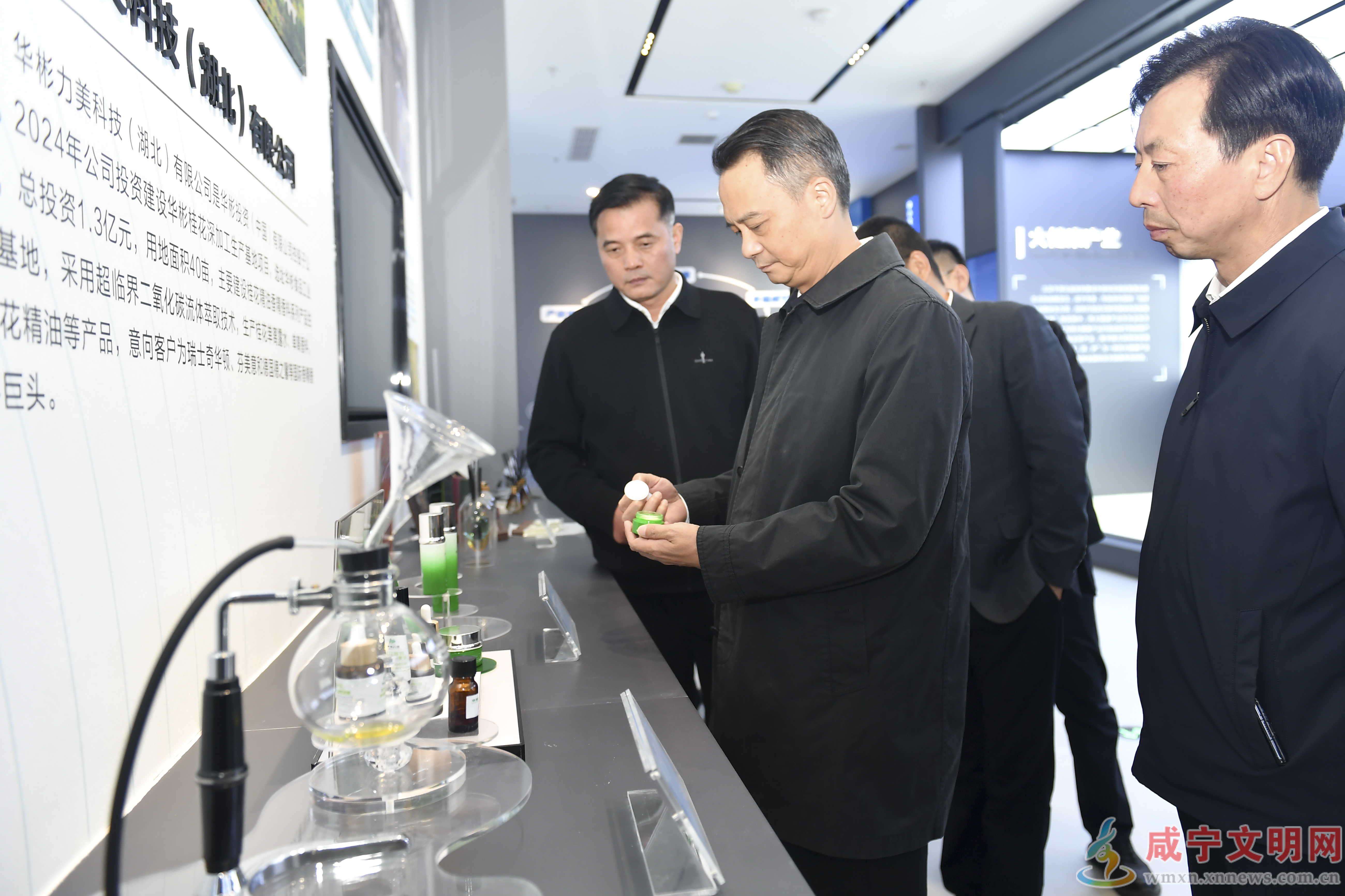 周锋到咸宁高新区调研时强调 坚定不移抓好重点项目建设 坚持不懈推动产业集群发展