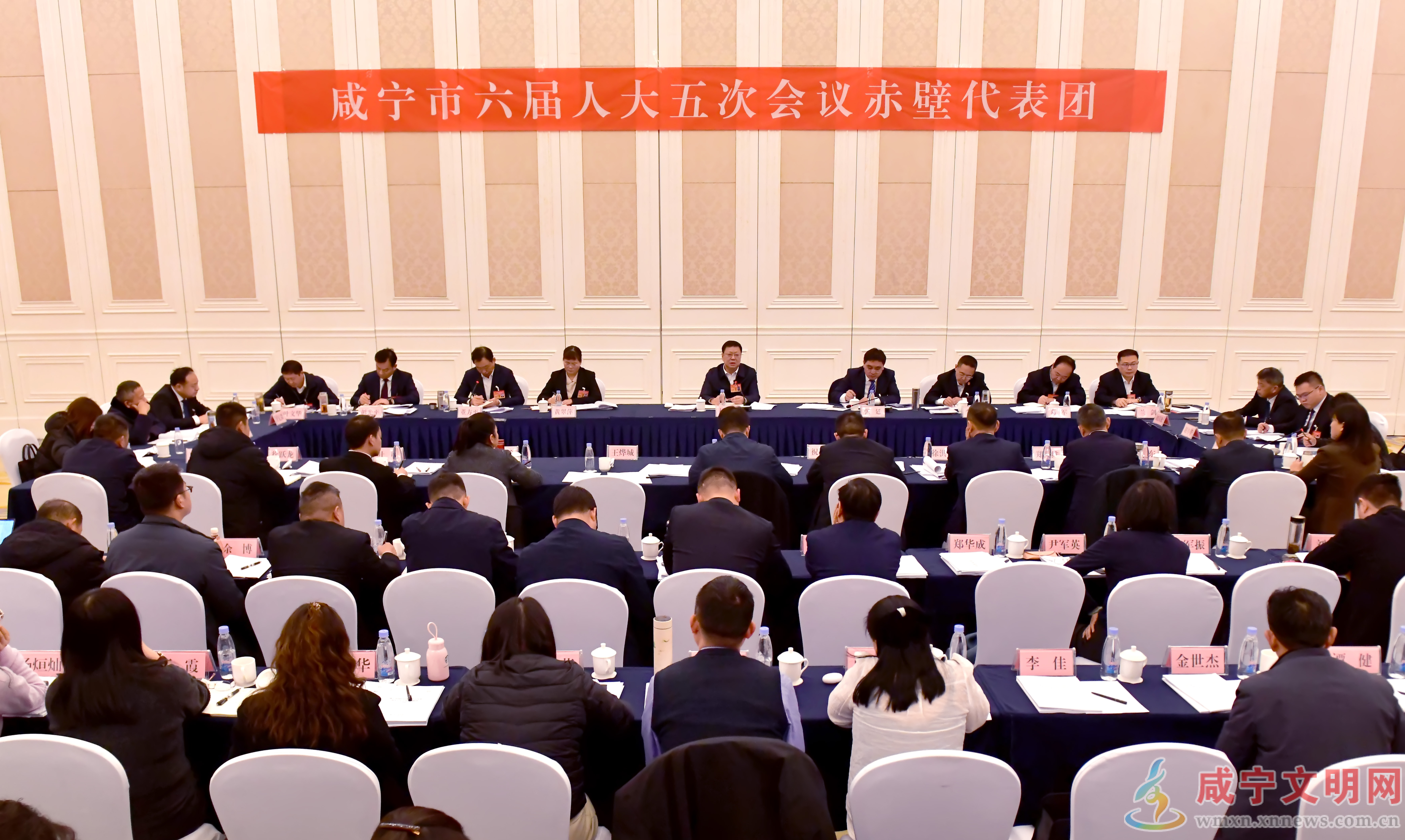 杨军参加市六届人大五次会议赤壁代表团审议时提出 以增长极建设为统领 推动高质量发展取得更大成效