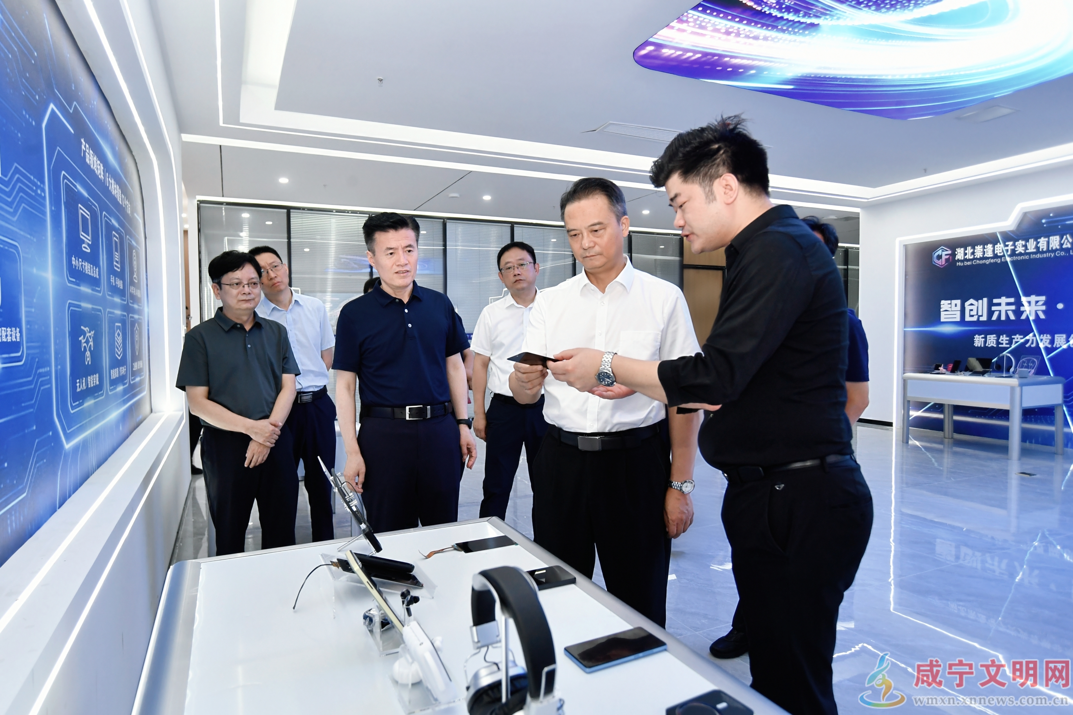 周锋到崇阳县调研时强调 着力构建良好产业生态 推动主导产业集群发展